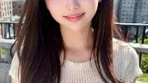 景甜范丞丞合影共撑伞引关注，旁人被雨淋后排受冷遇