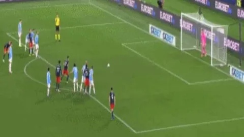 浙江队新中轴线引热议专家剖析：中前场实力，两大不足显现