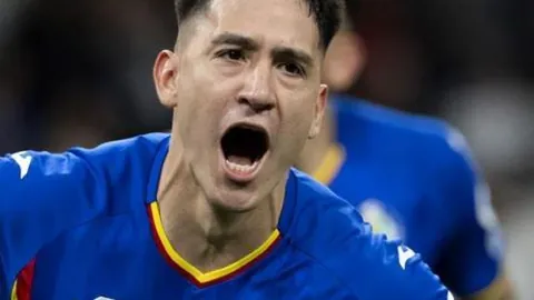 “我国亚冬会代表团展现最佳战绩新高峰——新华网报道”